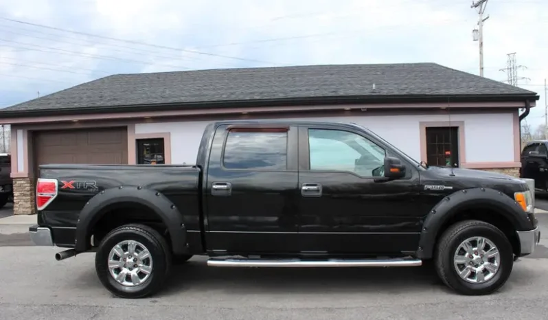 
								2011 Ford F-150 XLT full									