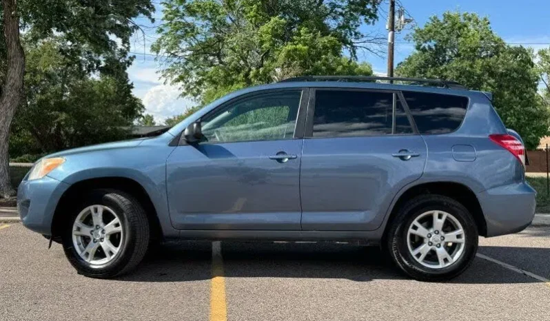 
								2011 Toyota RAV4 Base full									