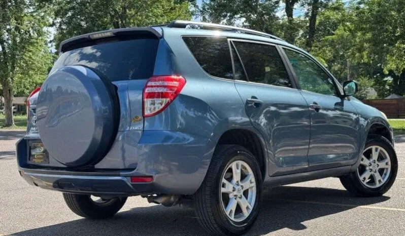 
								2011 Toyota RAV4 Base full									