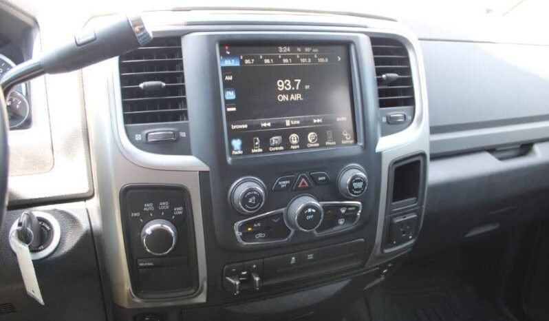 
								2013 Ram 1500 Big Horn full									