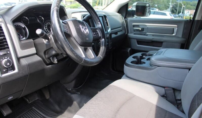 
								2013 Ram 1500 Big Horn full									