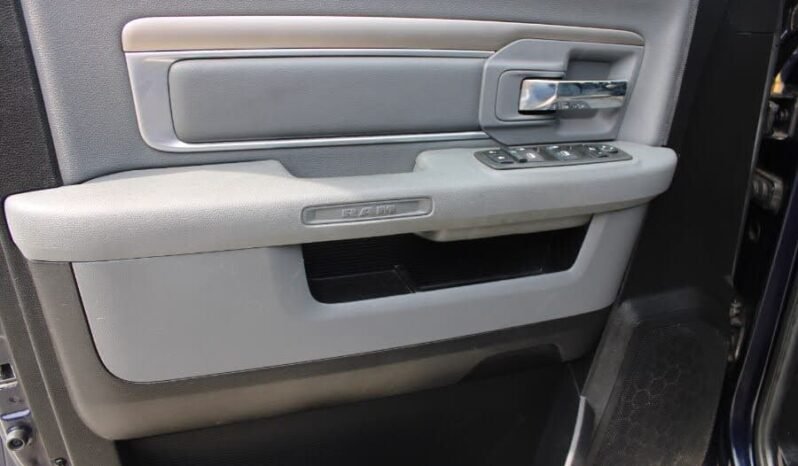 
								2013 Ram 1500 Big Horn full									