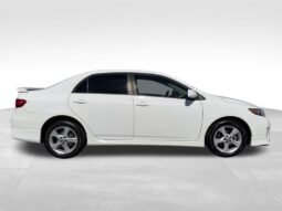 
										2013 Toyota Corolla S full									