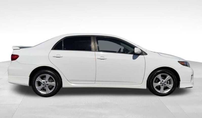 
								2013 Toyota Corolla S full									