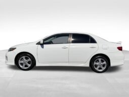 
										2013 Toyota Corolla S full									