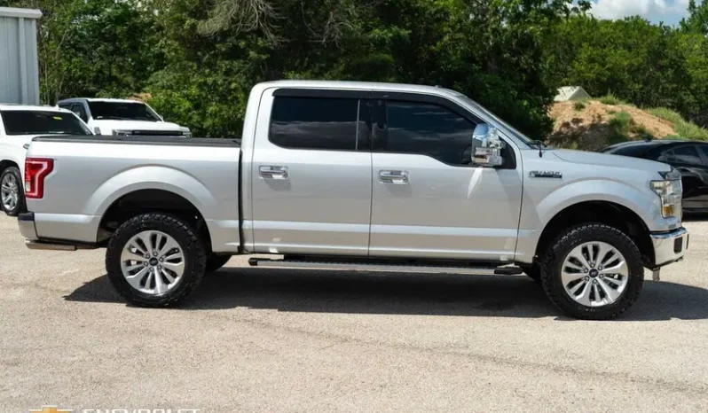 
								2015 Ford F-150 XLT full									