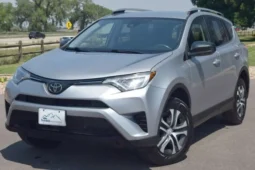 
										2018 Toyota RAV4 LE full									