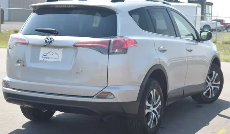 
								2018 Toyota RAV4 LE full									