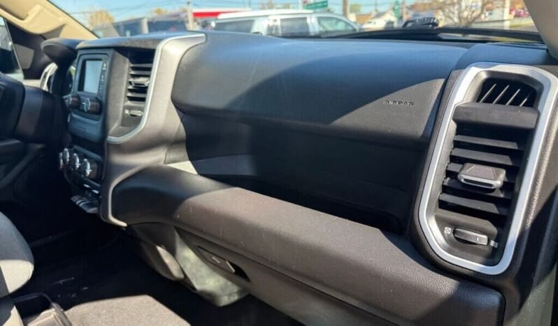 
								2020 Ram 1500 Big Horn full									