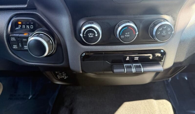 
								2020 Ram 1500 Big Horn full									