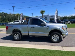 
										2021 Ford F-150 XLT full									
