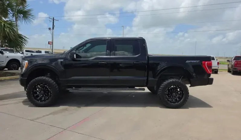 
								2022 Ford F-150 XLT full									