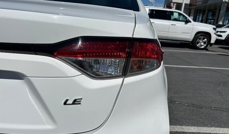 
								2022 Toyota Corolla LE full									