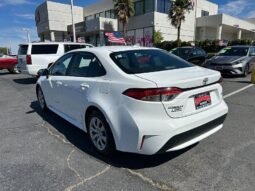 
										2022 Toyota Corolla LE full									