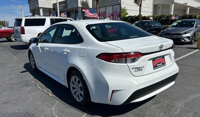 
								2022 Toyota Corolla LE full									