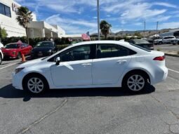 
										2022 Toyota Corolla LE full									