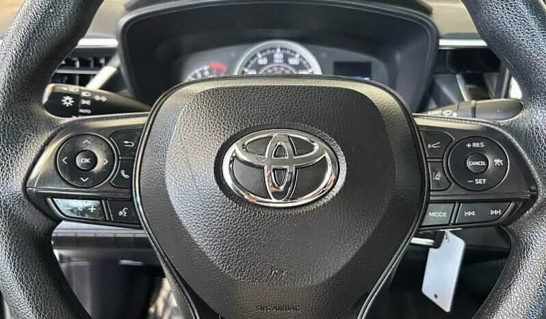 
								2022 Toyota Corolla LE full									