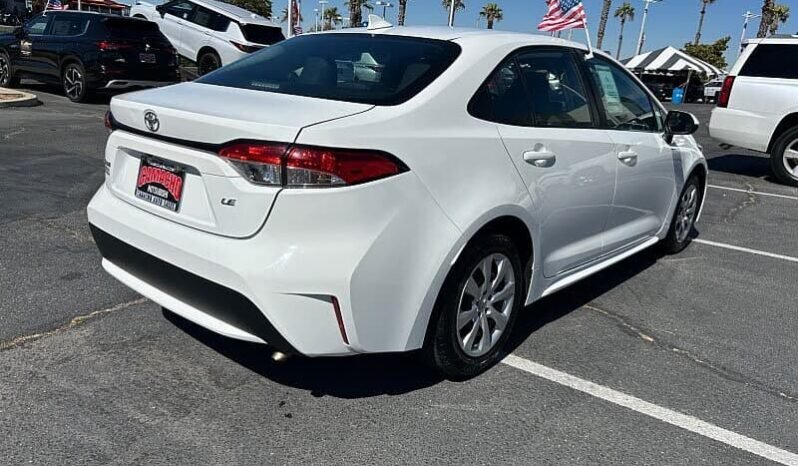
								2022 Toyota Corolla LE full									