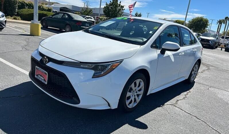 
								2022 Toyota Corolla LE full									