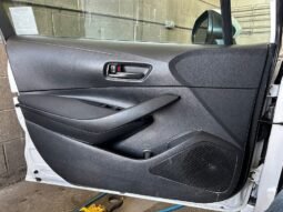 
										2022 Toyota Corolla LE full									