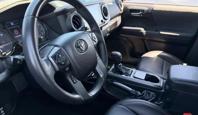 
								2022 Toyota Tacoma TRD Off-Road full									