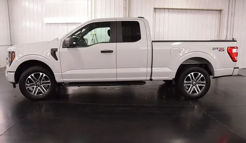 
								2023 Ford F-150 XL full									