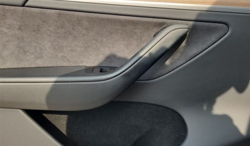 
								2023 Tesla Model Y null full									