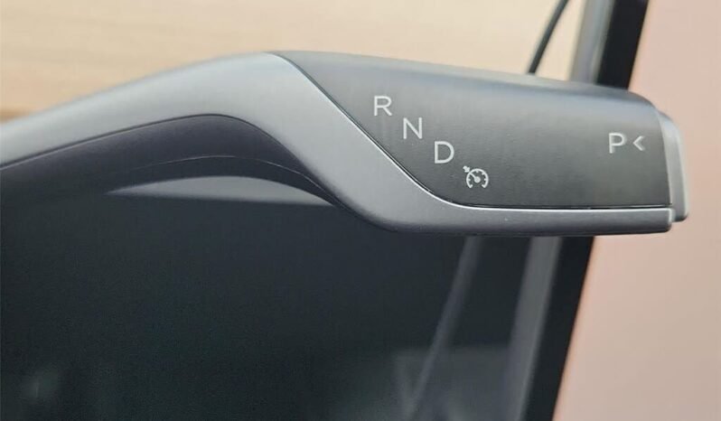 
								2023 Tesla Model Y null full									