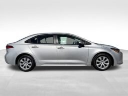 
										2023 Toyota Corolla LE full									