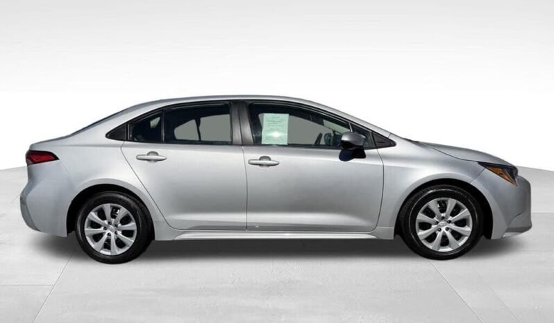 
								2023 Toyota Corolla LE full									
