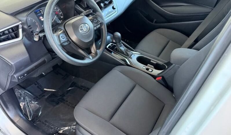 
								2023 Toyota Corolla LE full									
