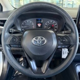 
										2023 Toyota Corolla LE full									