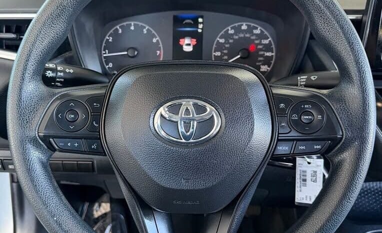 
								2023 Toyota Corolla LE full									