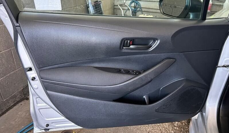 
								2024 Toyota Corolla LE full									