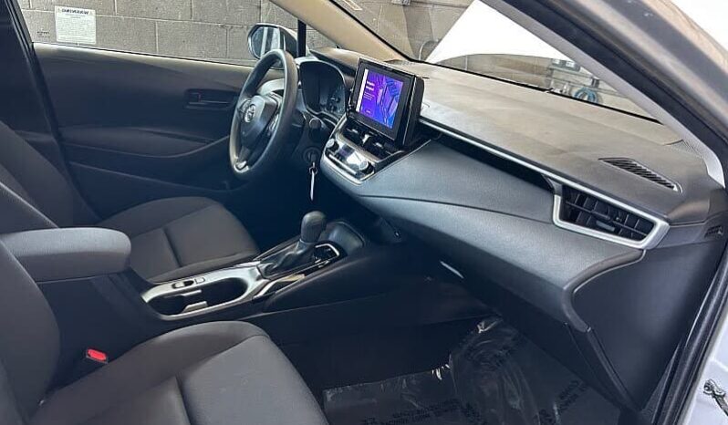 
								2024 Toyota Corolla LE full									