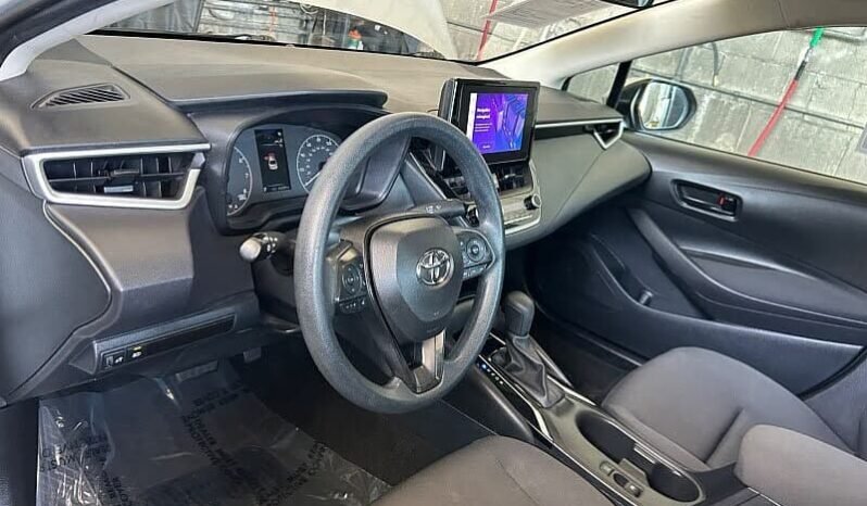 
								2024 Toyota Corolla LE full									