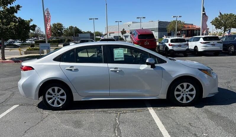 
								2024 Toyota Corolla LE full									