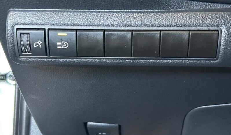 
								2024 Toyota Corolla LE full									