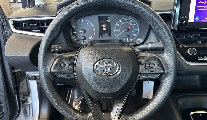 
								2024 Toyota Corolla LE full									