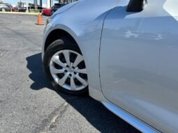 
										2024 Toyota Corolla LE full									