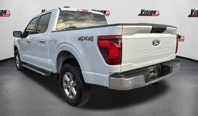 
								2025 Ford F-150 XLT full									