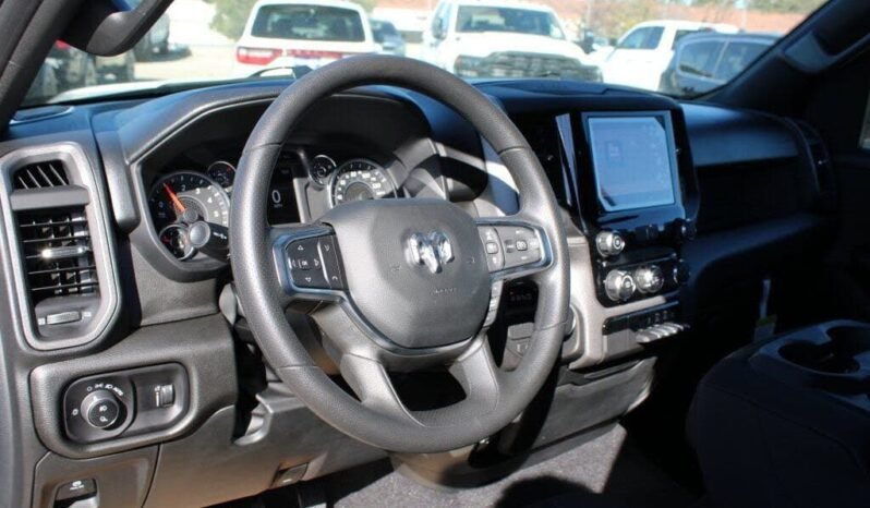 
								2025 Ram 1500 Tradesman full									