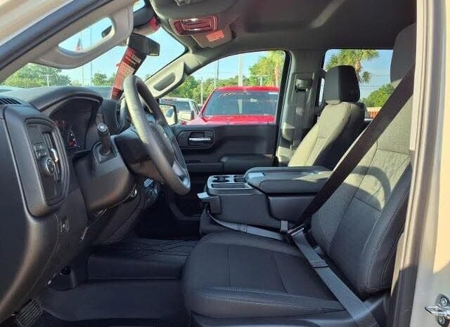 
								2026 Chevrolet Silverado 1500 Custom full									