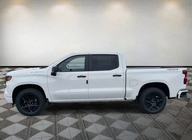 
								2026 Chevrolet Silverado 1500 Custom full									