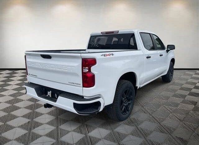 
								2026 Chevrolet Silverado 1500 Custom full									