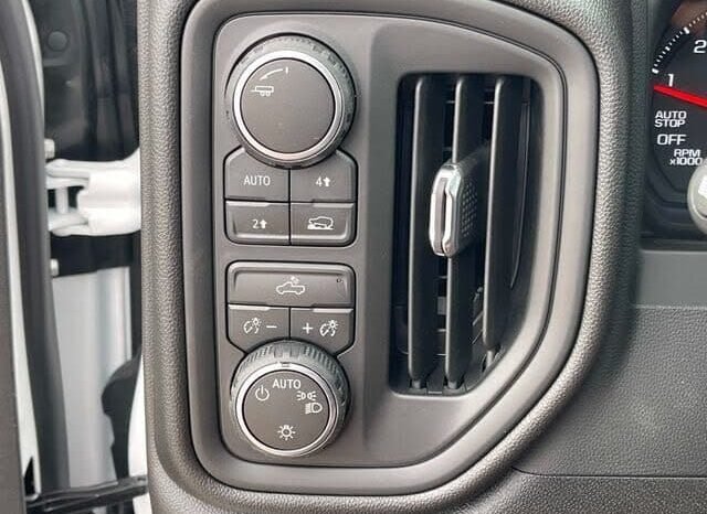 
								2026 Chevrolet Silverado 1500 Custom full									