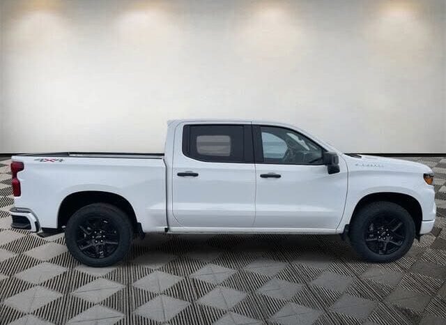 
								2026 Chevrolet Silverado 1500 Custom full									
