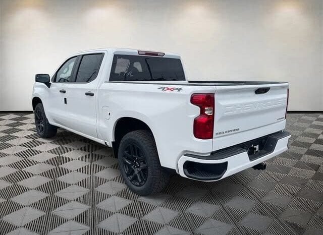 
								2026 Chevrolet Silverado 1500 Custom full									