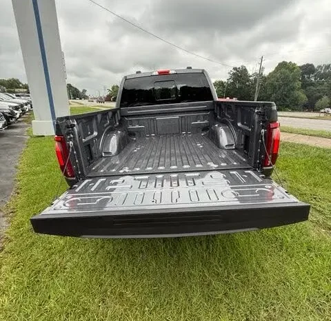 
								2026 Ford F-150 Lariat full									