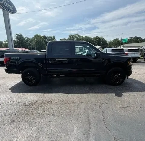 
								2026 Ford F-150 XLT full									